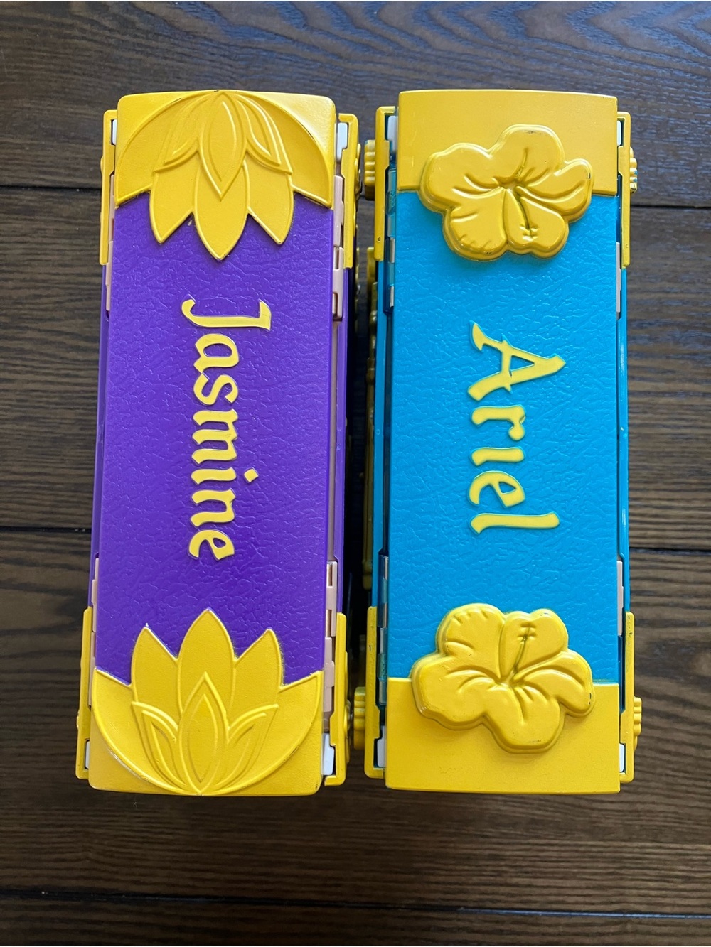Disney Parks Jasmine & Ariel Story Book Playset With Figures